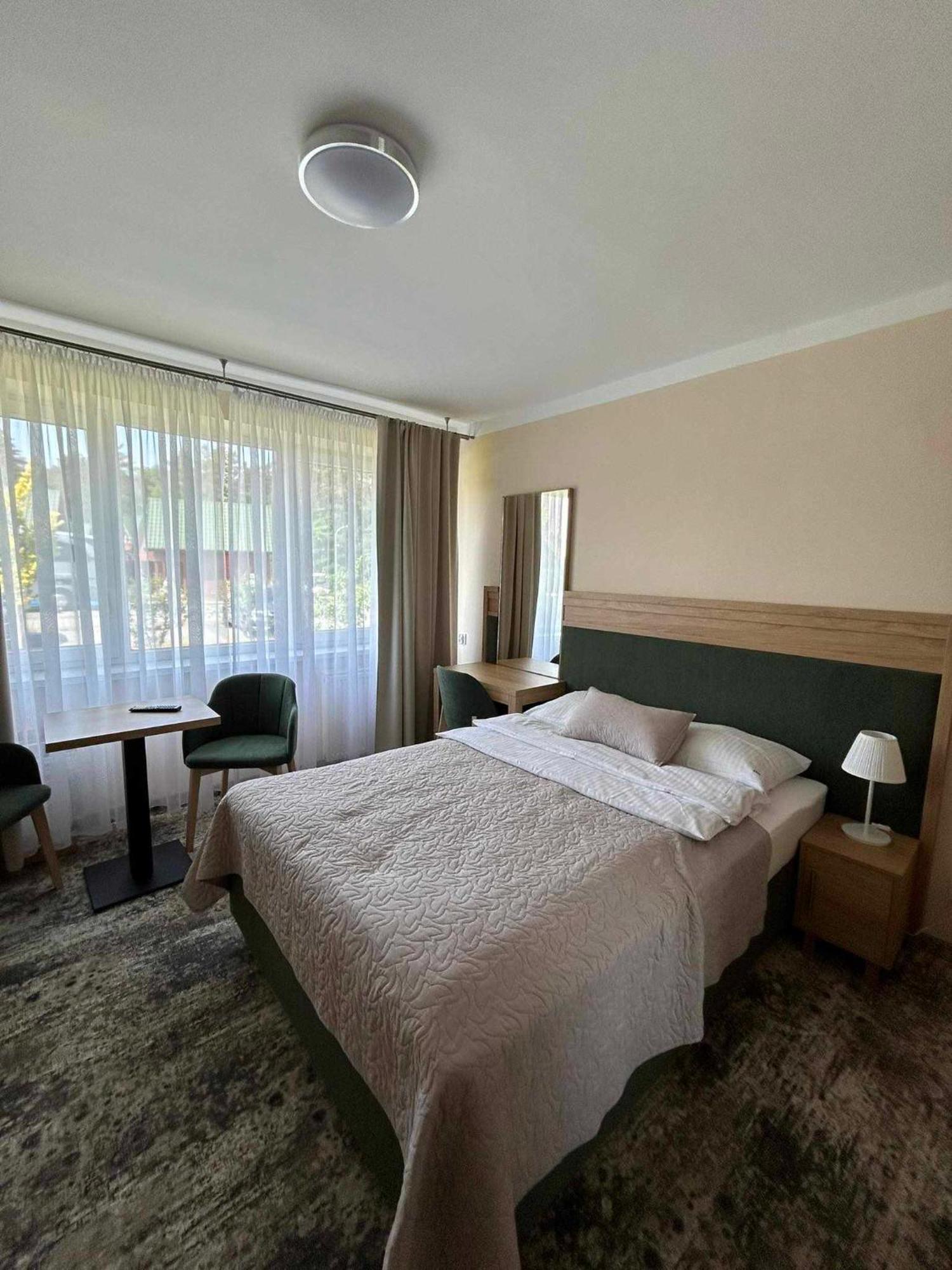 Zem-Tourist Hotel Пустково Екстериор снимка