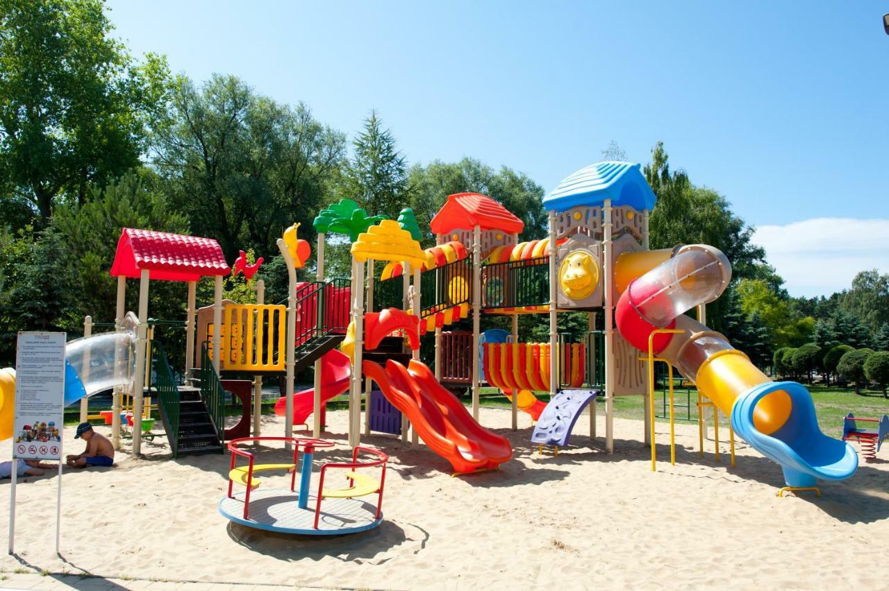 Zem-Tourist Hotel Пустково Екстериор снимка